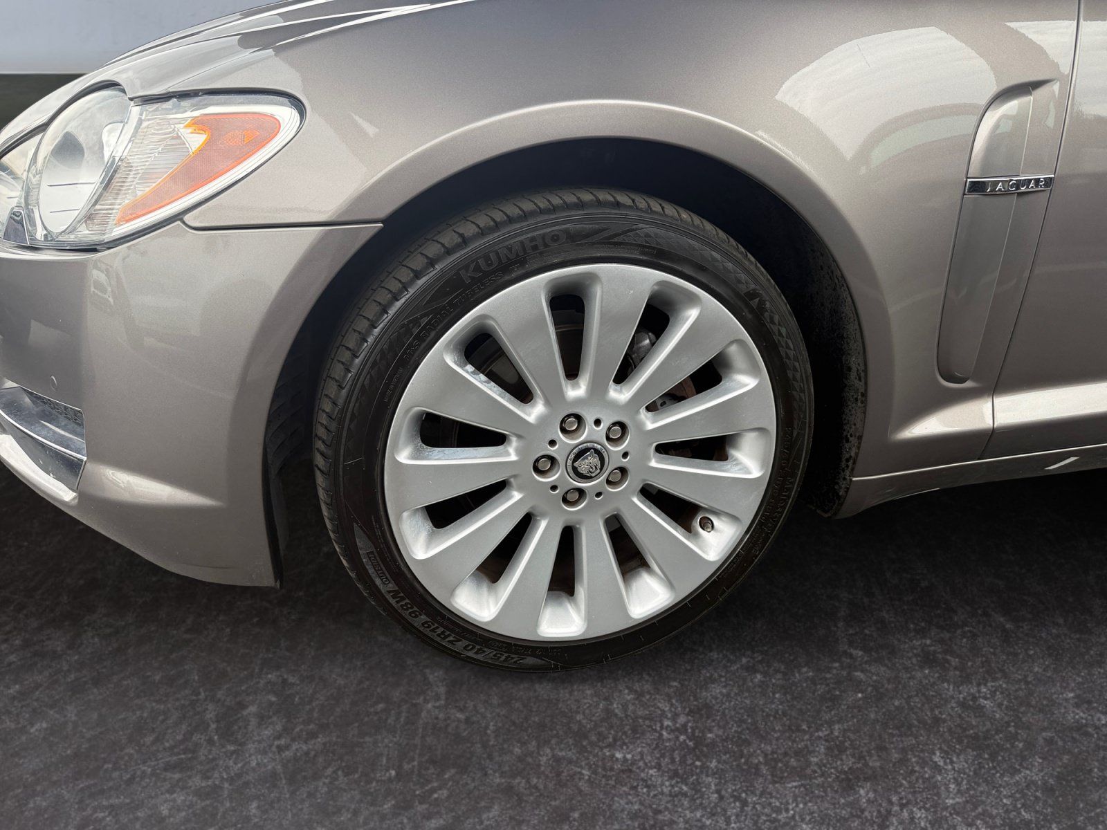 Used 2009 Jaguar XF Premium RWD image 15