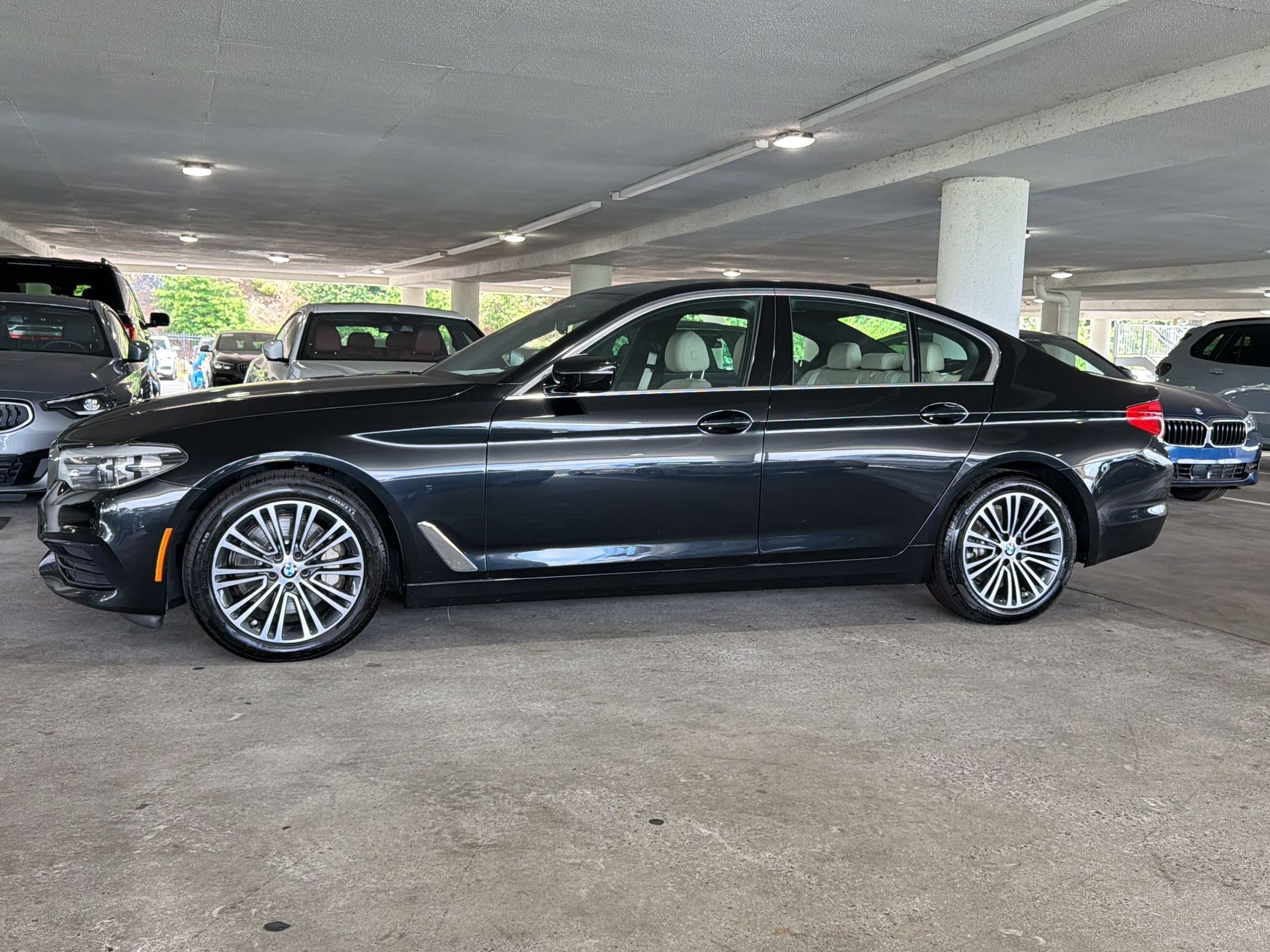 Used 2019 BMW 530i RWD image 2