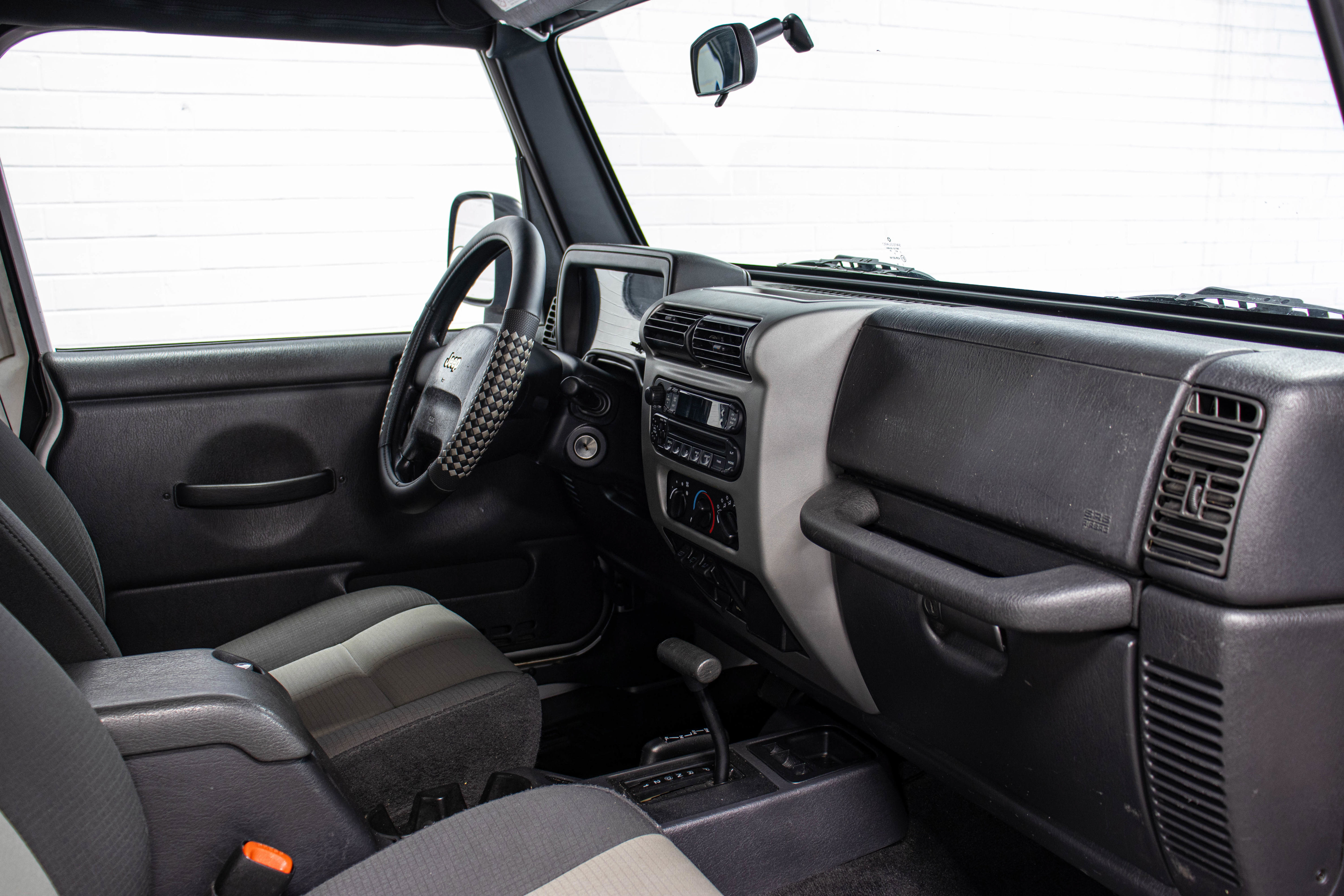 Used 2004 Jeep Wrangler X w/ Convenience Group AWD/4WD image 20