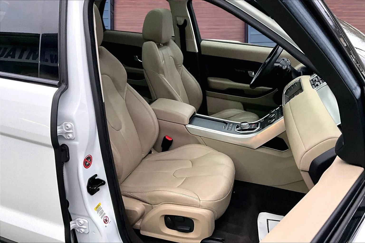 Used 2013 Land Rover Range Rover Evoque Pure Premium image 7