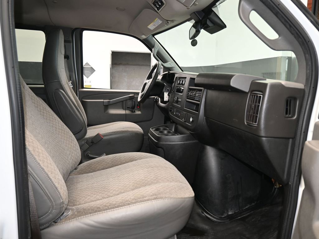 Used 2020 GMC Savana 3500 LT w/ LT Preferred Equipment Group image 38