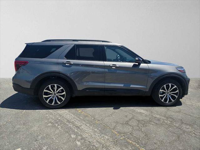 Used 2021 Ford Explorer ST w/ Equipment Group 401A AWD/4WD image 2