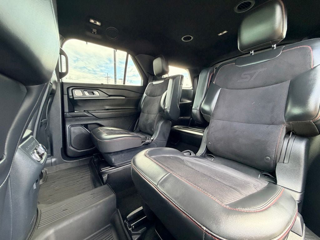 Certified 2025 Ford Explorer ST RWD image 19