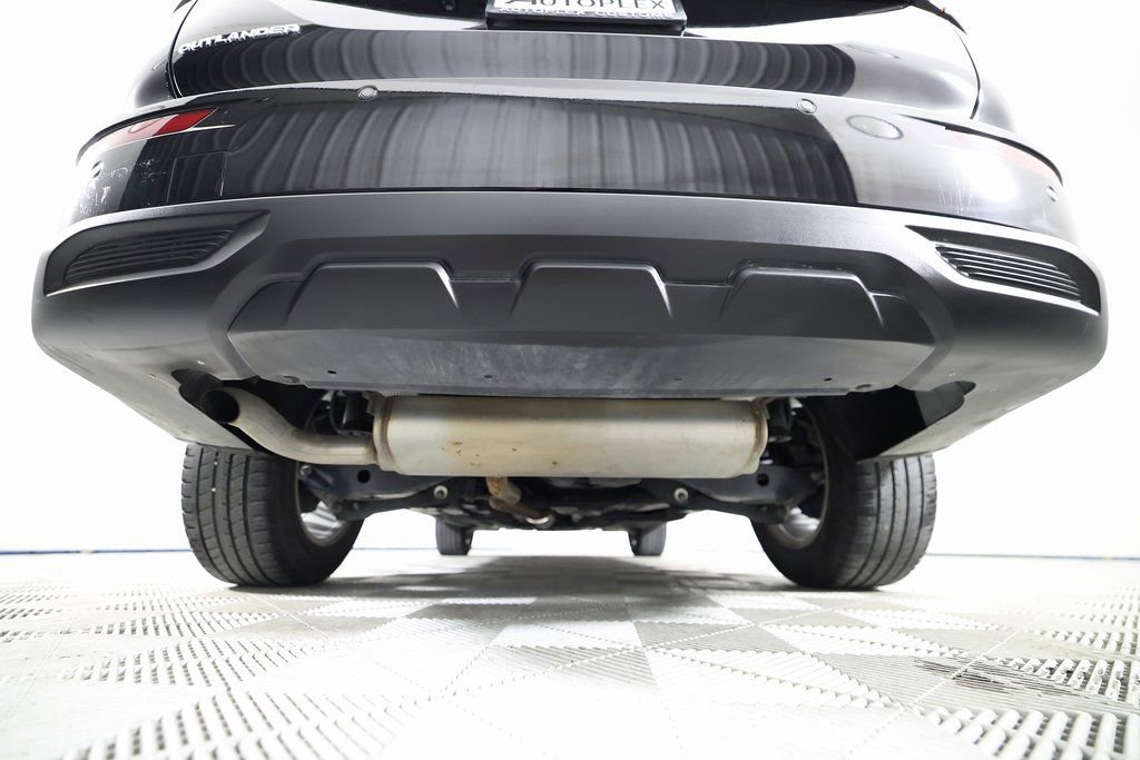 Used 2024 Mitsubishi Outlander ES image 42