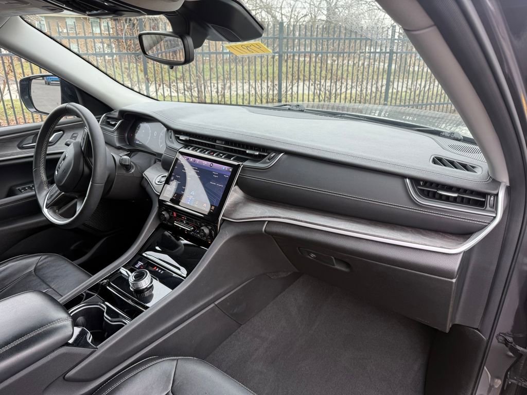 Used 2023 Jeep Grand Cherokee L Limited image 12