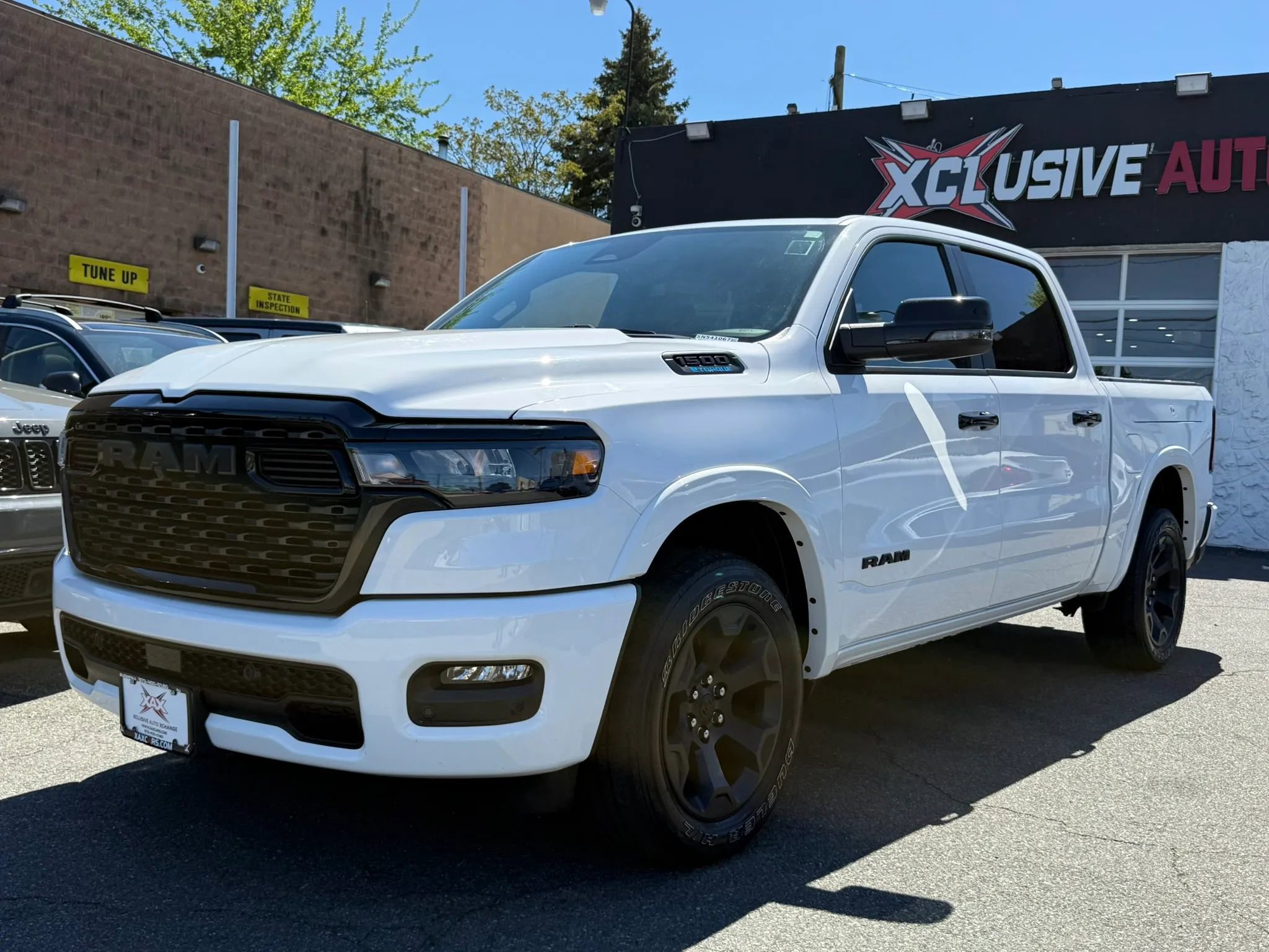 Used 2025 RAM 1500 Big Horn AWD/4WD image 3