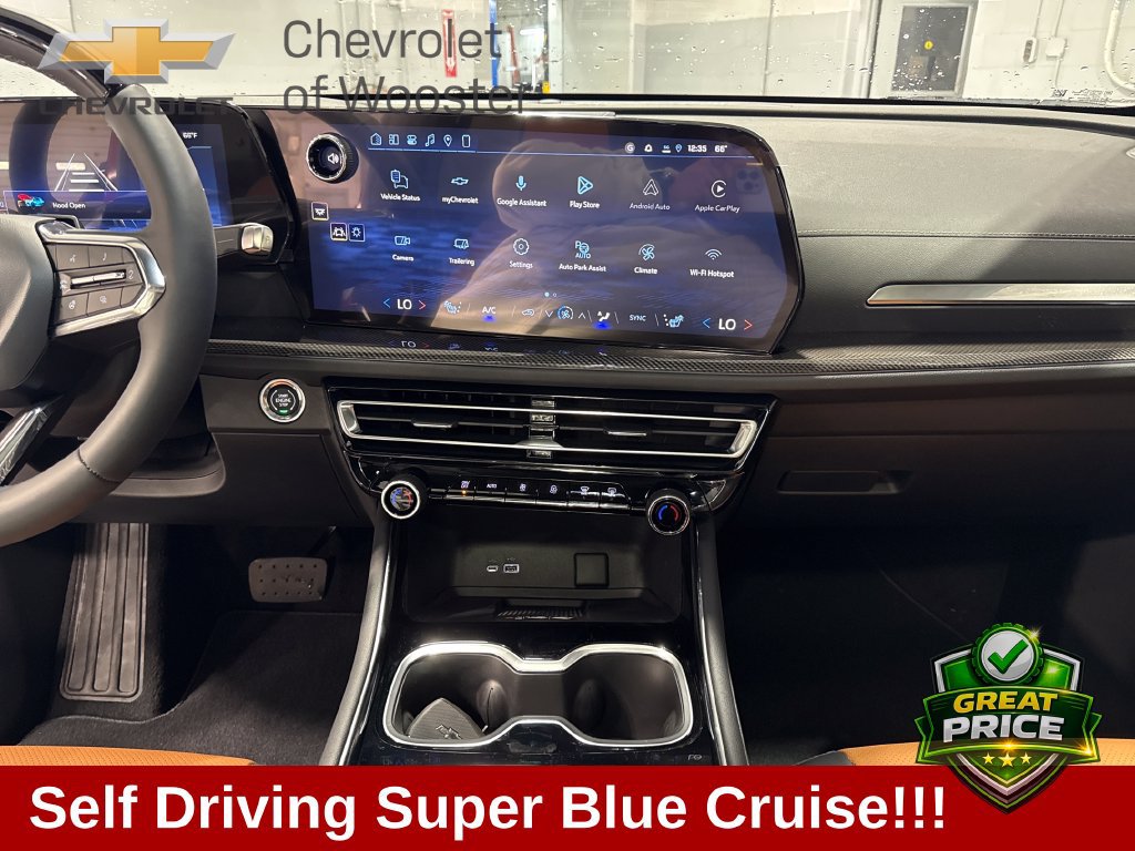New 2027 Chevrolet Traverse Z71 w/ Enhanced Driving Package AWD/4WD image 13
