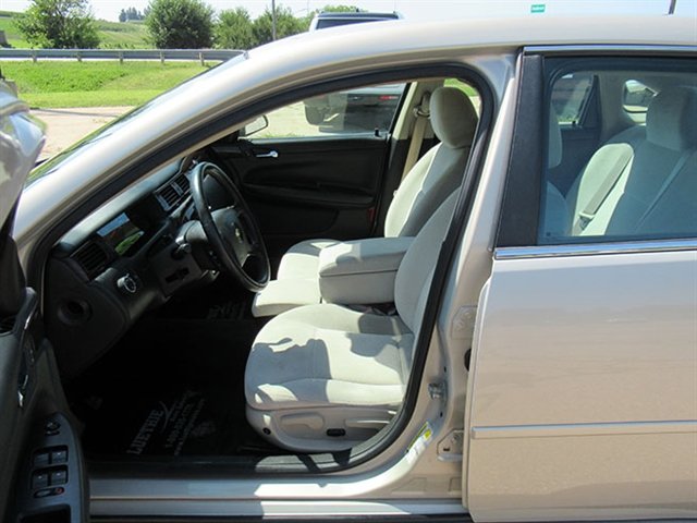 Used 2012 Chevrolet Impala LS FWD image 12
