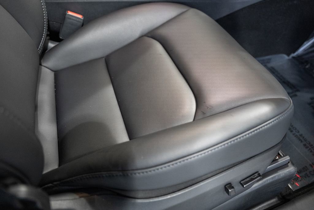 Used 2023 Tesla Model Y Long Range image 32