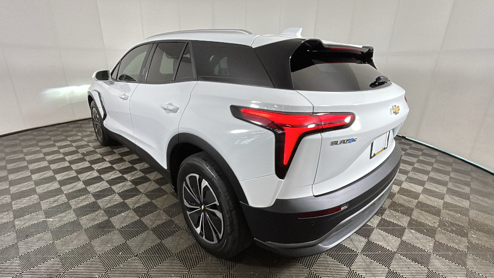 Used 2024 Chevrolet Blazer EV LT AWD/4WD image 5