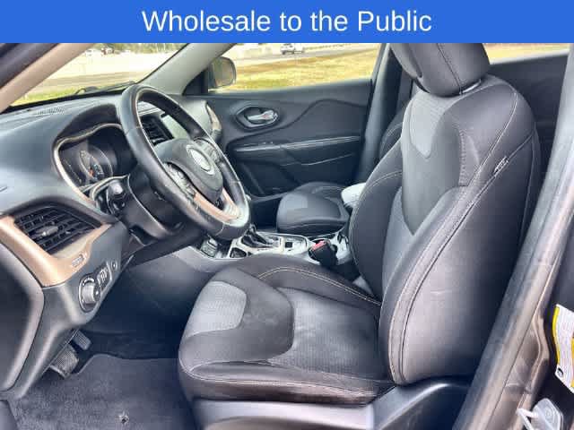 Used 2015 Jeep Cherokee Latitude w/ Comfort/Convenience Group FWD image 11
