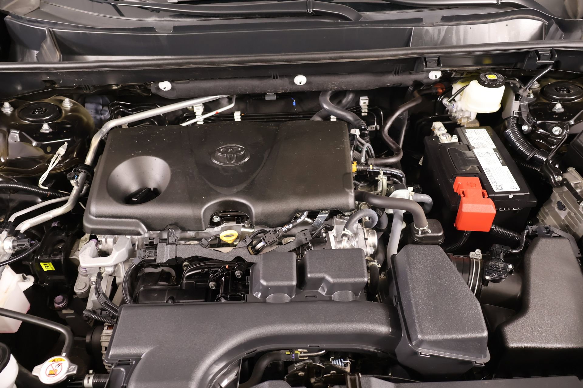 Used 2022 Toyota RAV4 LE image 18