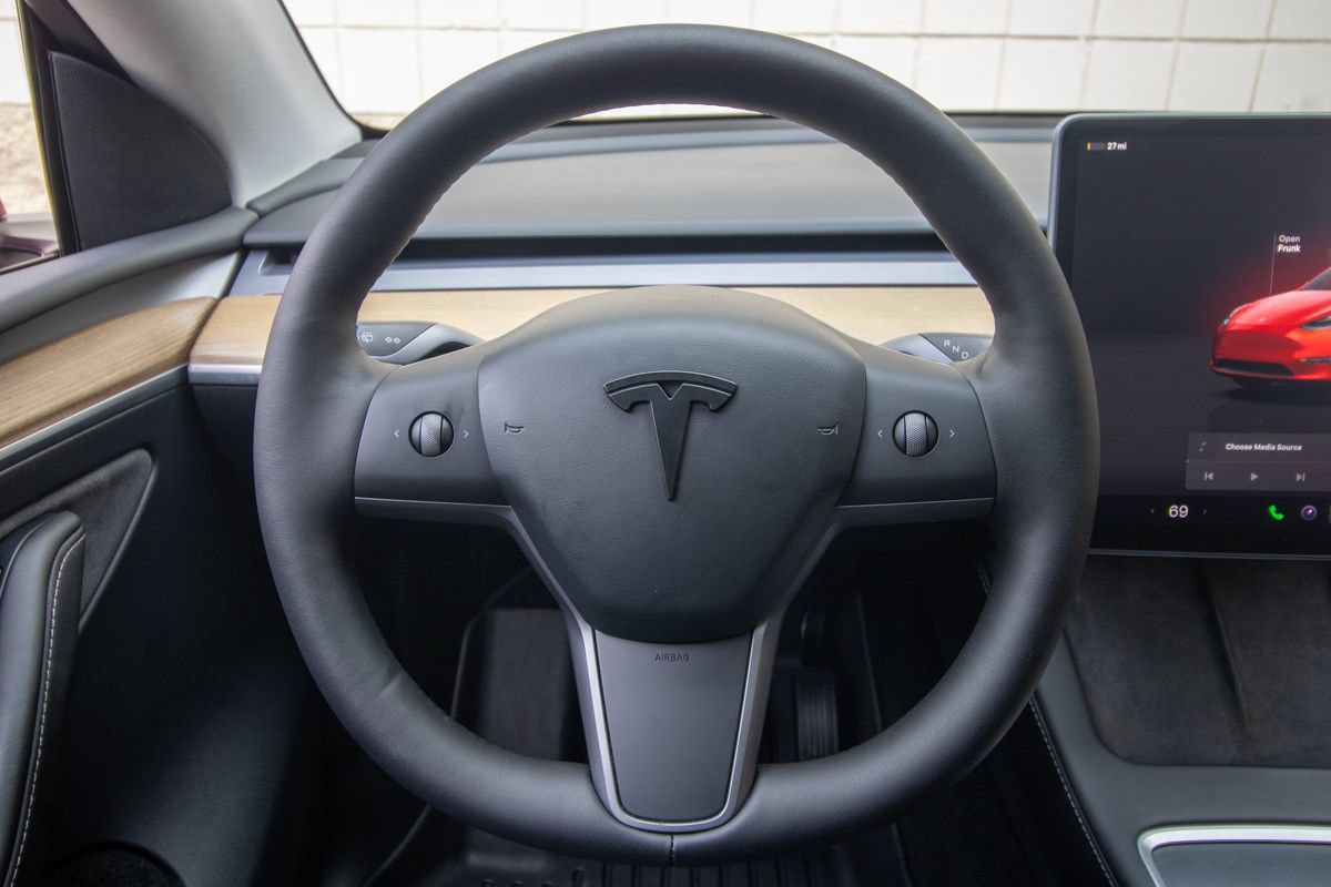 Used 2023 Tesla Model Y Long Range AWD/4WD image 33