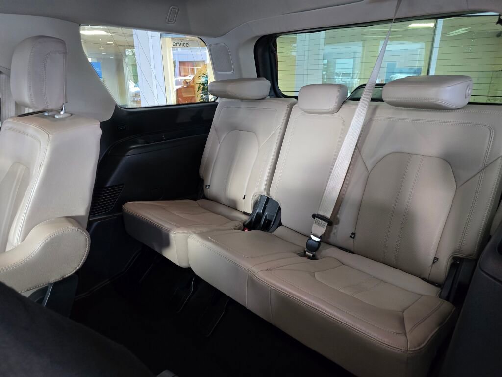 Used 2024 Ford Expedition Limited image 39
