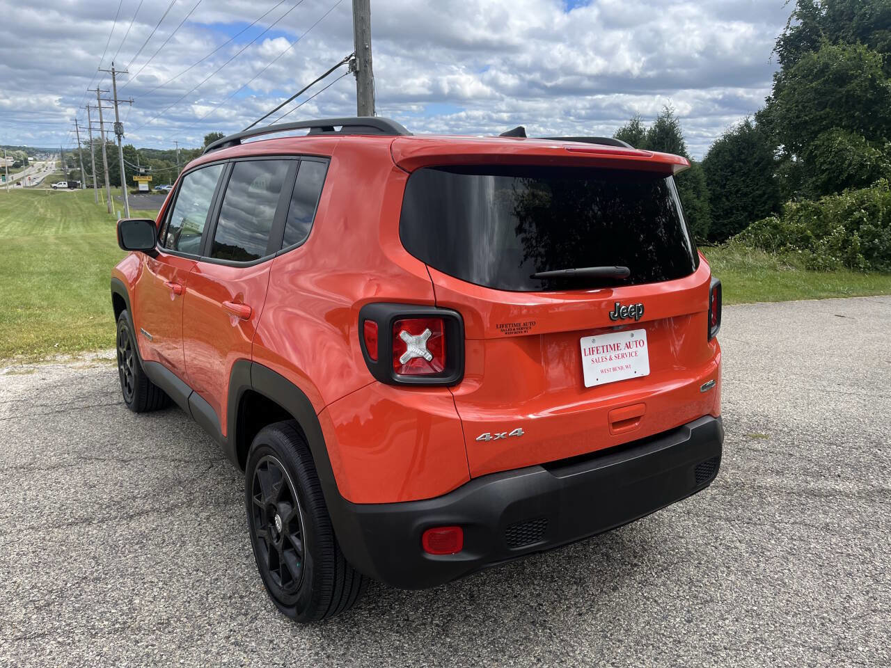 Used 2021 Jeep Renegade Latitude w/ Convenience Group image 3