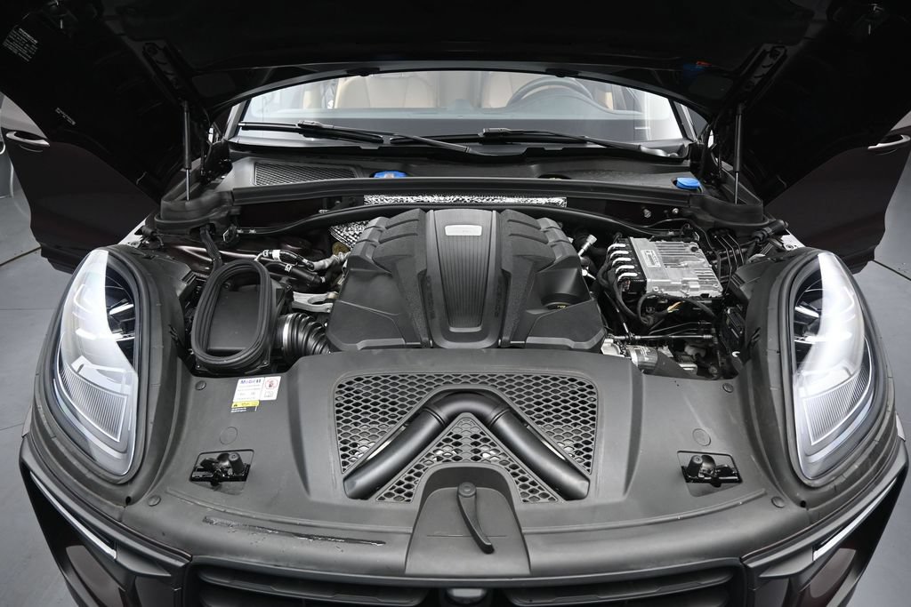 Used 2023 Porsche Macan S AWD/4WD image 16