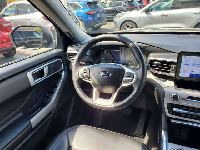 Used 2023 Ford Explorer XLT w/ Equipment Group 202A AWD/4WD image 8
