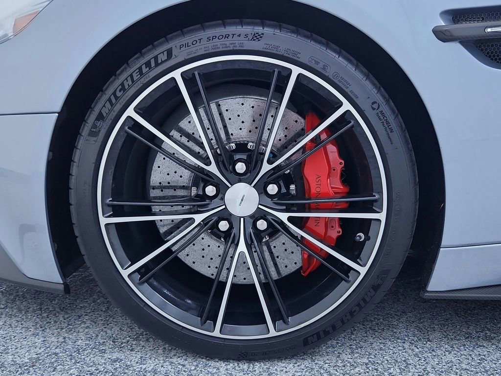 Used 2014 Aston Martin Vanquish Coupe RWD image 39