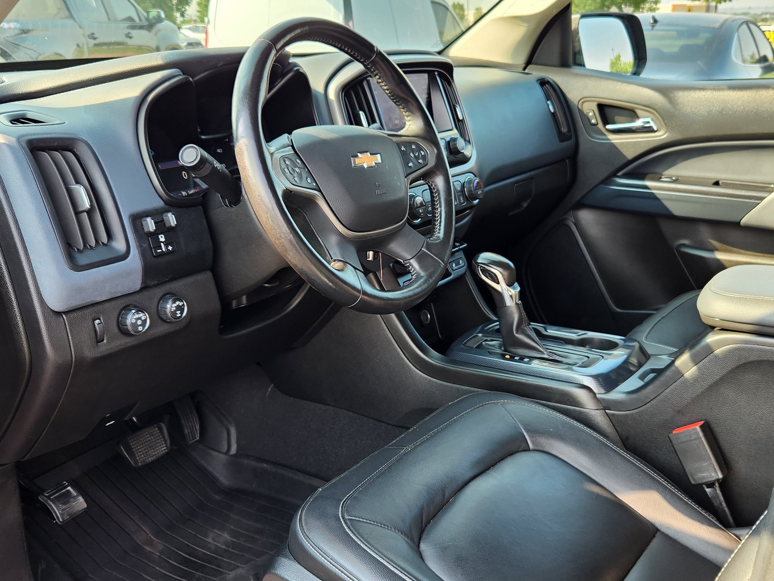 Used 2022 Chevrolet Colorado Z71 w/ Safety Package AWD/4WD image 7