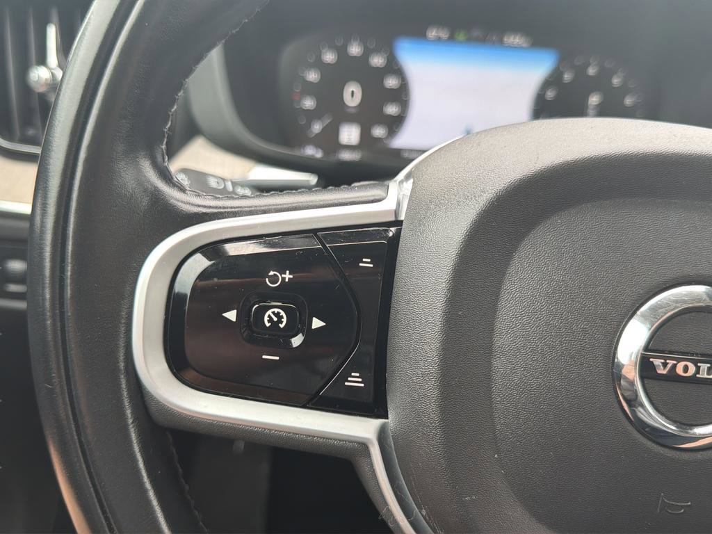Used 2020 Volvo XC60 T6 Inscription AWD/4WD image 21