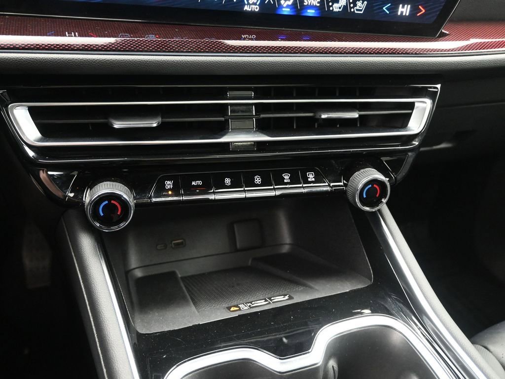 Used 2024 Chevrolet Traverse RS w/ LPO, Floor Liner Package image 19