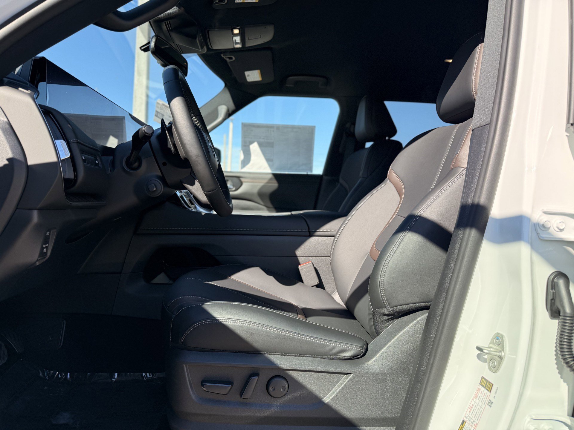 New 2026 Nissan Armada SL image 6