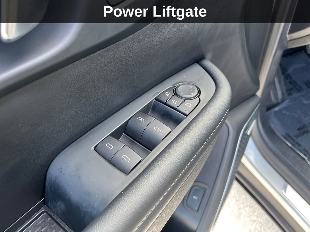 Used 2025 Buick Enclave Preferred image 13