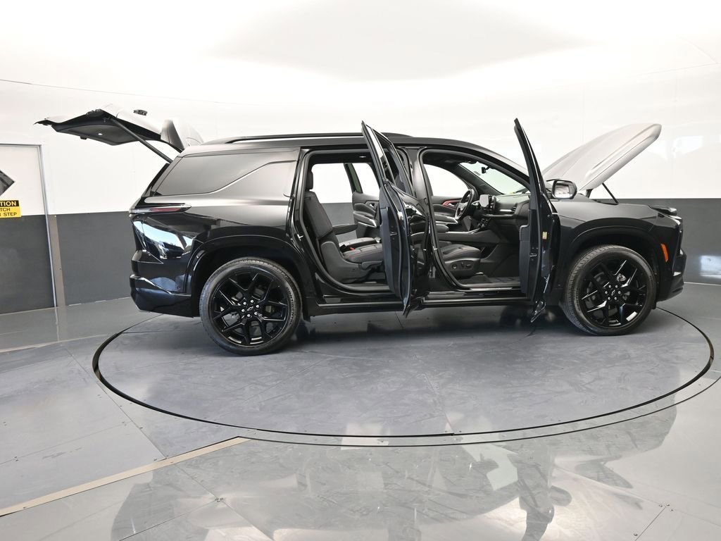 Used 2024 Chevrolet Traverse RS image 92