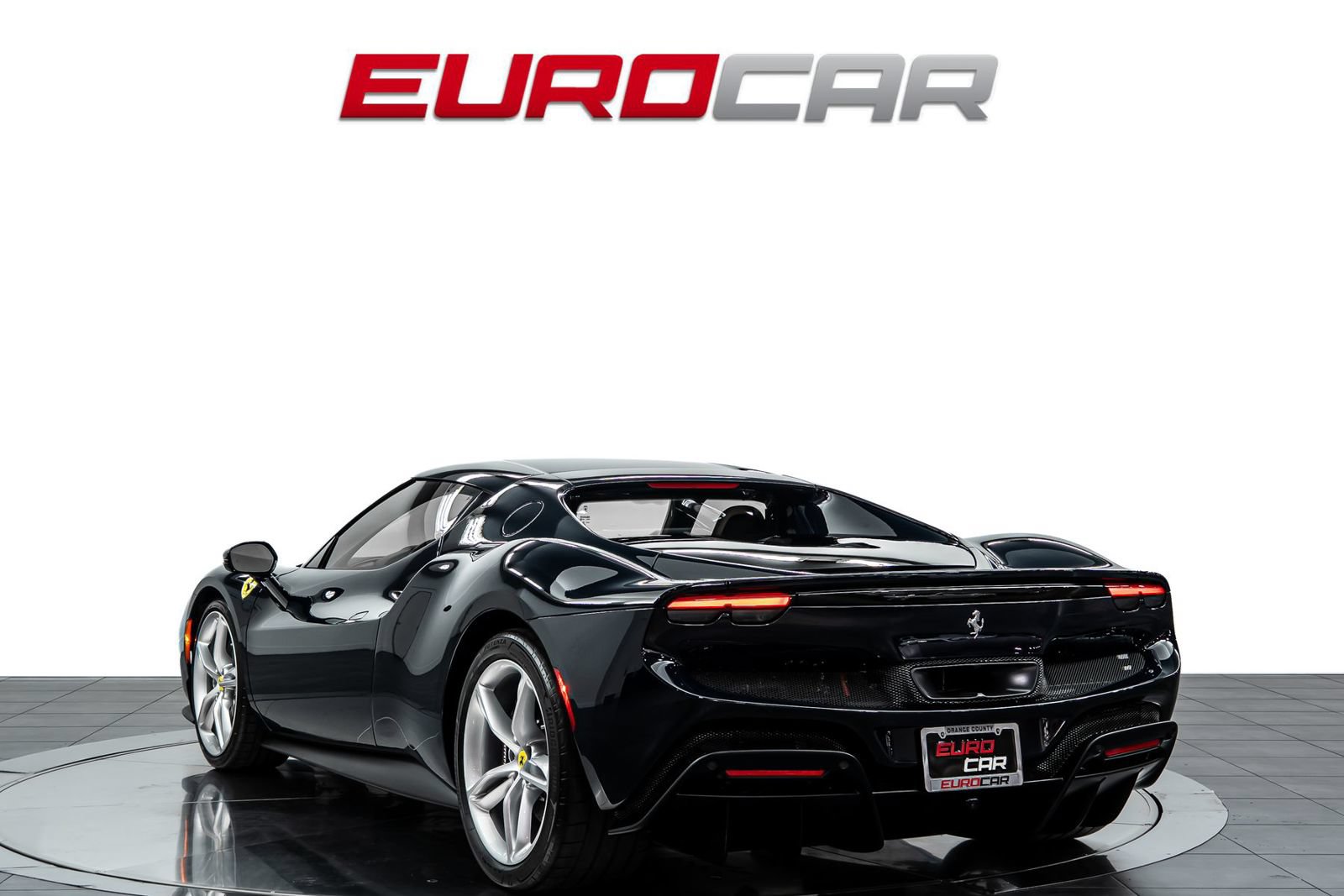 Used 2023 Ferrari 296 GTB RWD image 3