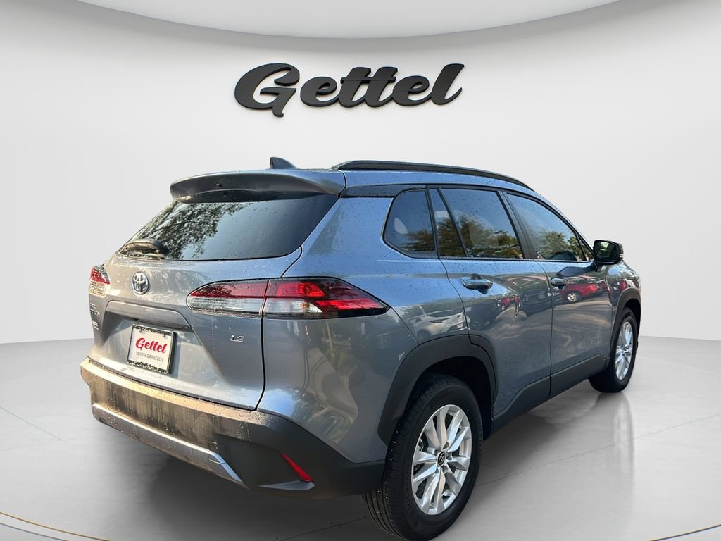 Certified 2026 Toyota Corolla Cross LE FWD image 5