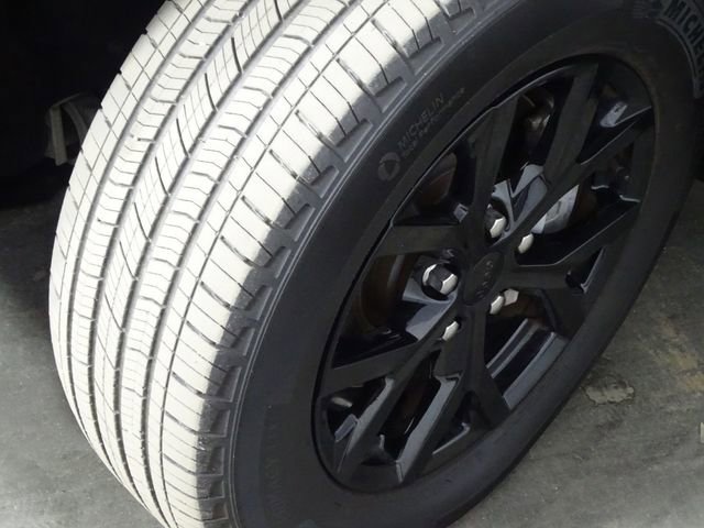 Used 2024 Jeep Grand Cherokee L Laredo image 33