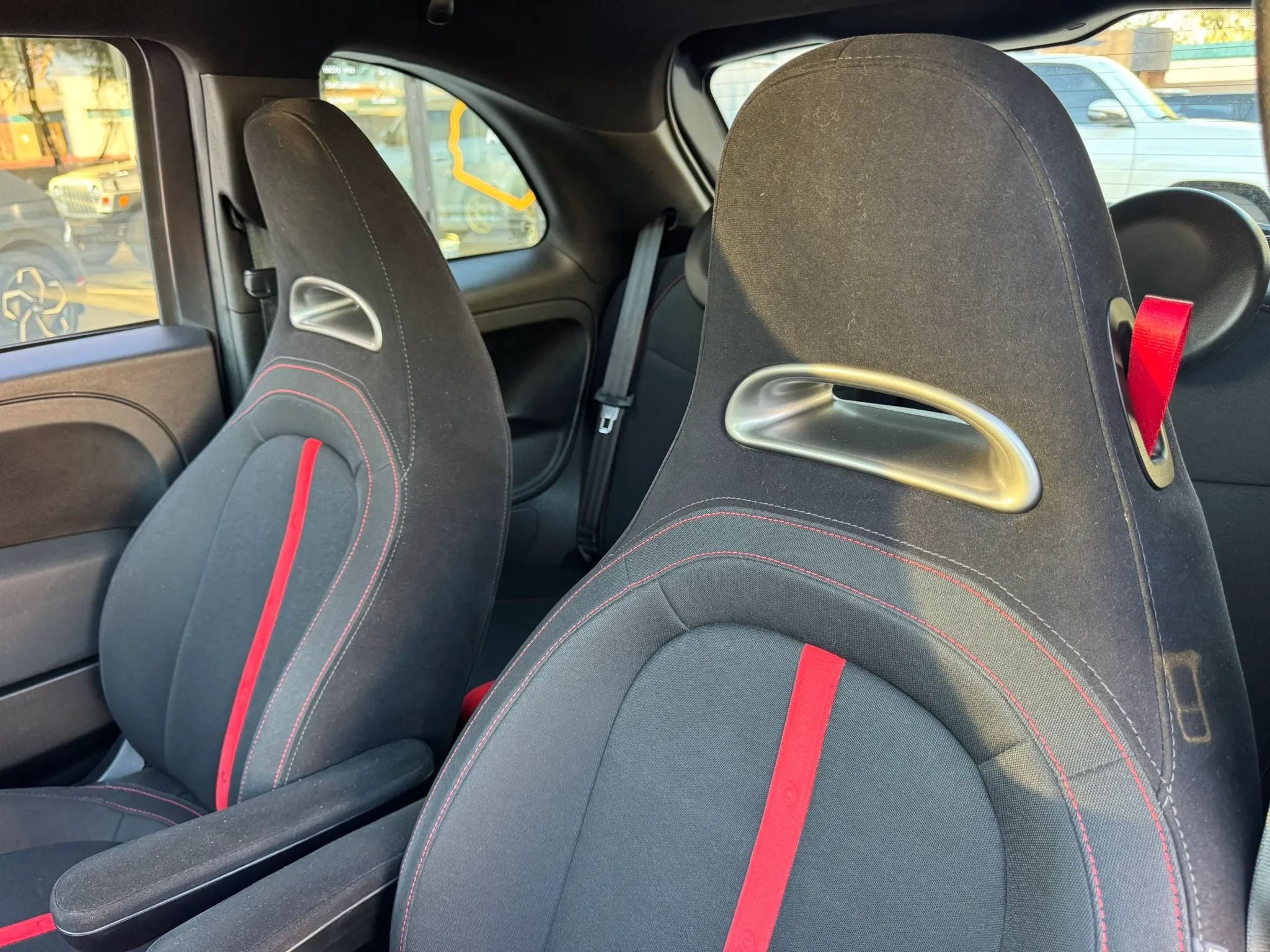 Used 2015 FIAT 500 Abarth w/ Beats Audio Package FWD image 11