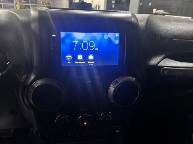 Used 2018 Jeep Wrangler Sport AWD/4WD image 20