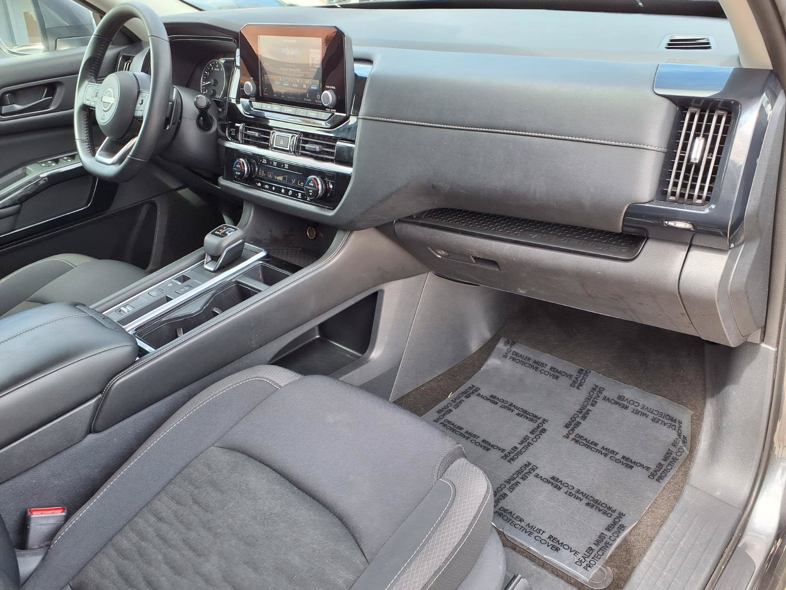 Used 2025 Nissan Pathfinder SV FWD image 10