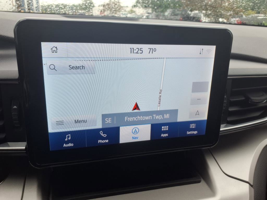 Certified 2022 Ford Explorer XLT w/ Equipment Group 202A image 18