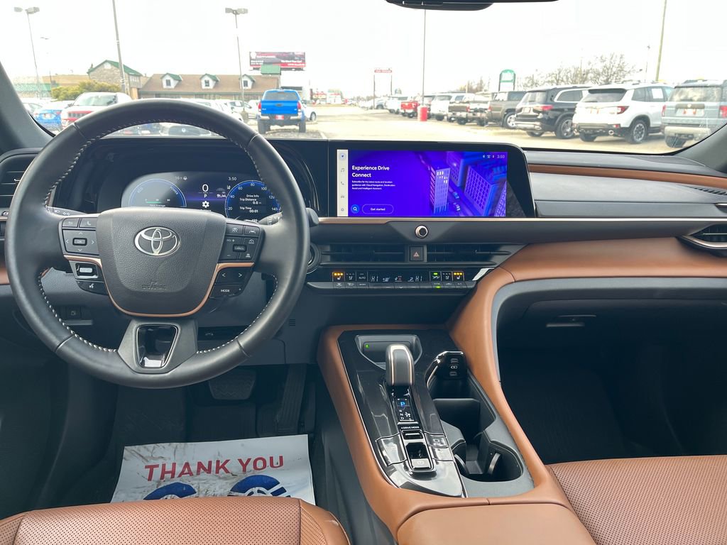 Used 2025 Toyota Crown Signia image 13