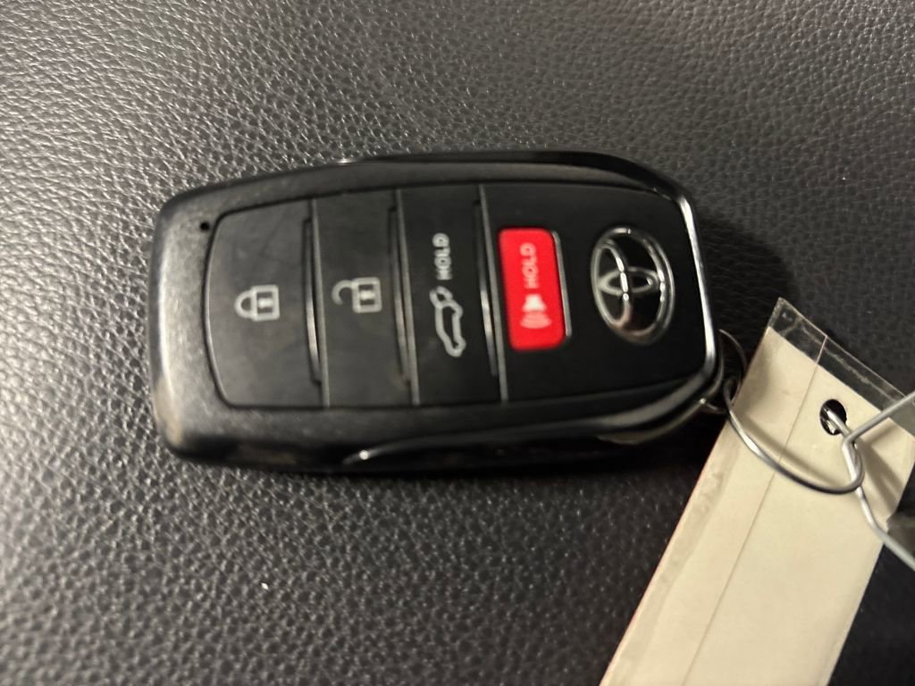 Used 2025 Toyota 4Runner Limited image 31