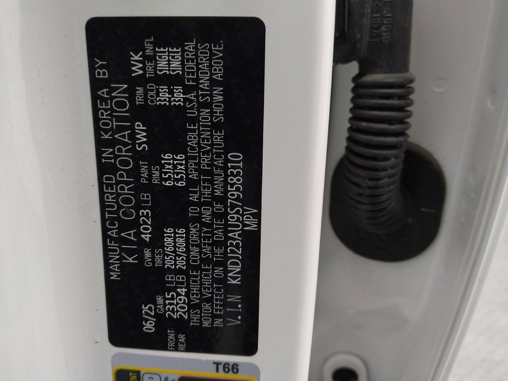 Used 2025 Kia Soul LX image 33