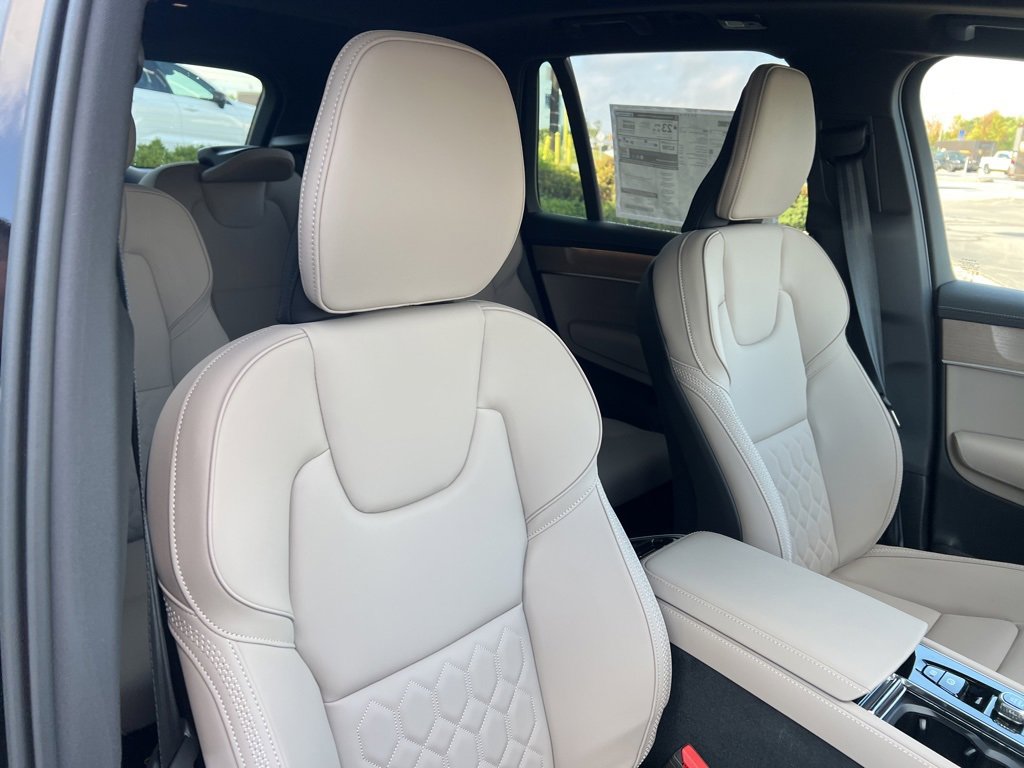 New 2026 Volvo XC90 B6 Plus image 40