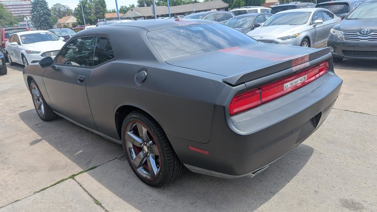 Used 2014 Dodge Challenger SXT RWD image 7