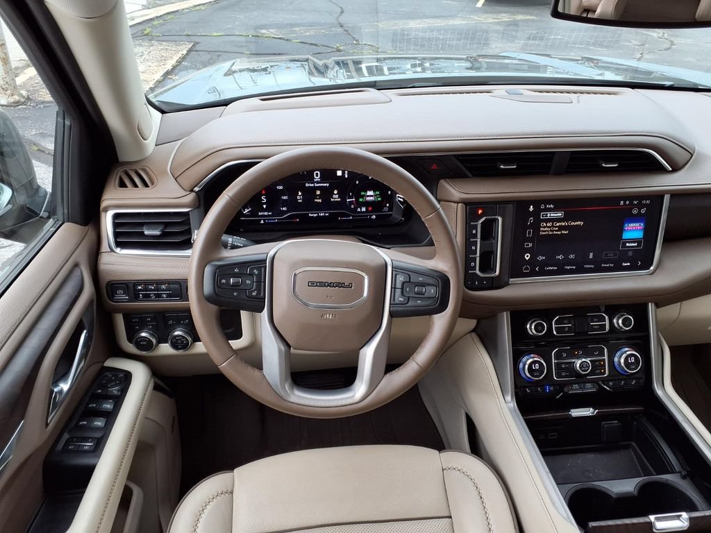 Used 2023 GMC Yukon XL Denali AWD/4WD image 7