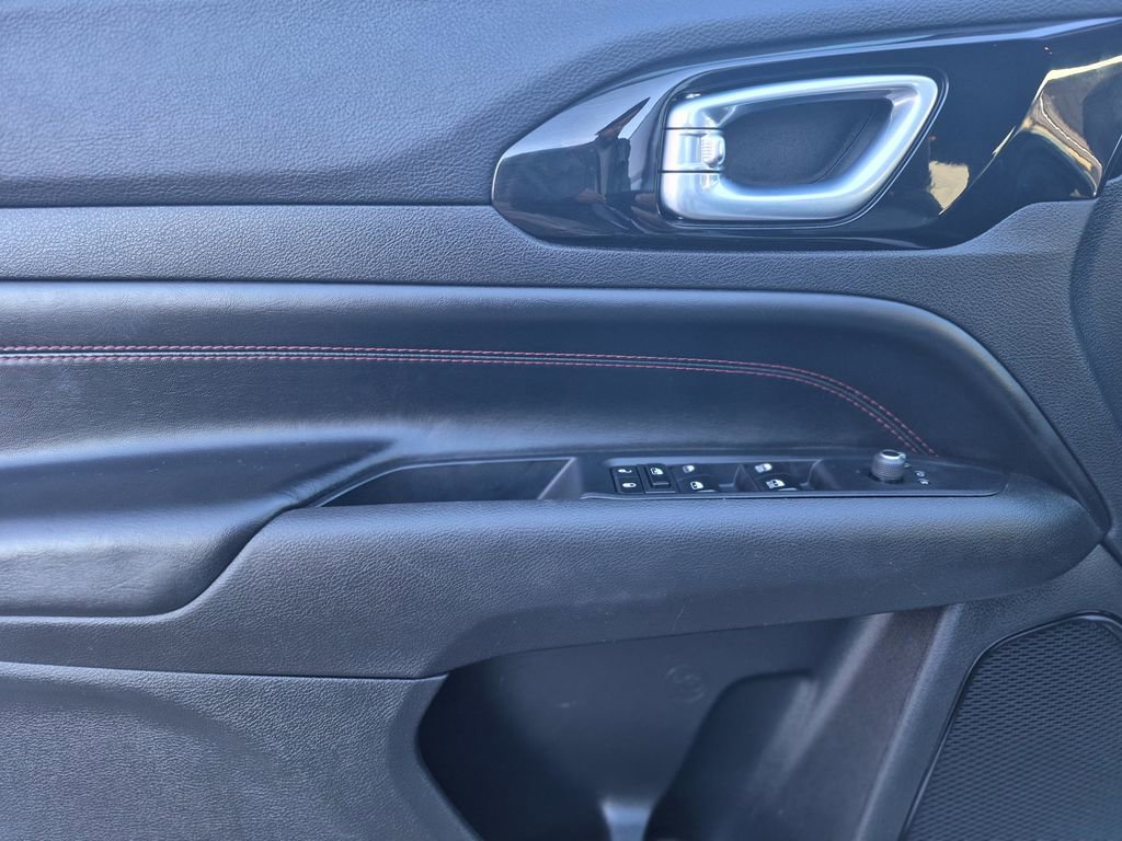 Used 2024 Jeep Compass Trailhawk image 8