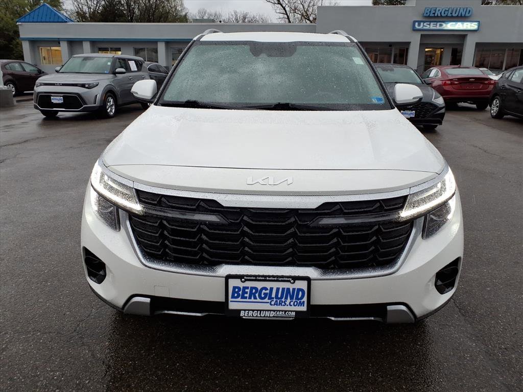 Used 2025 Kia Seltos EX w/ EX Sunroof Package image 9