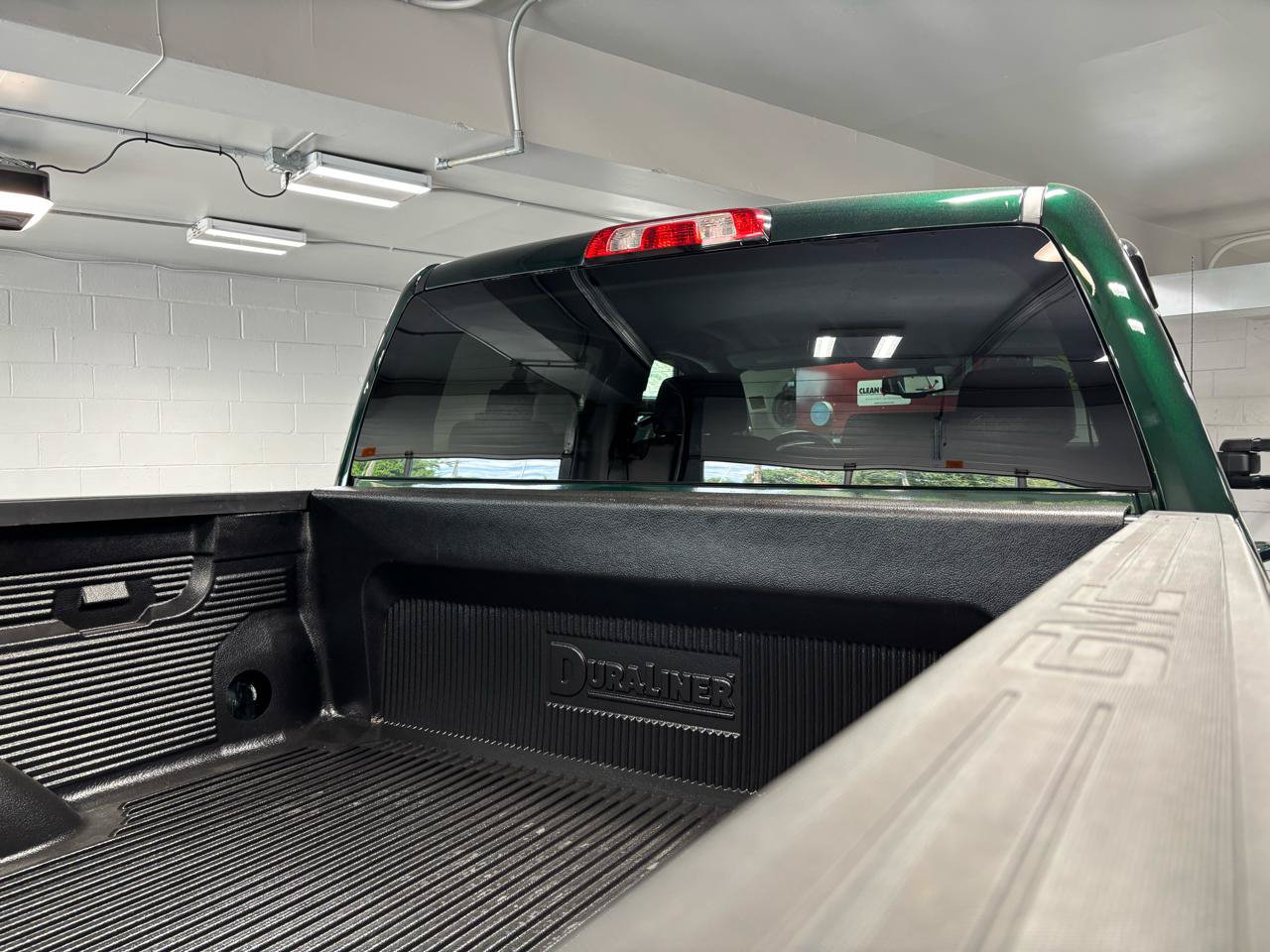 Used 2015 GMC Sierra 2500 SLE w/ SLE Preferred Package AWD/4WD image 12
