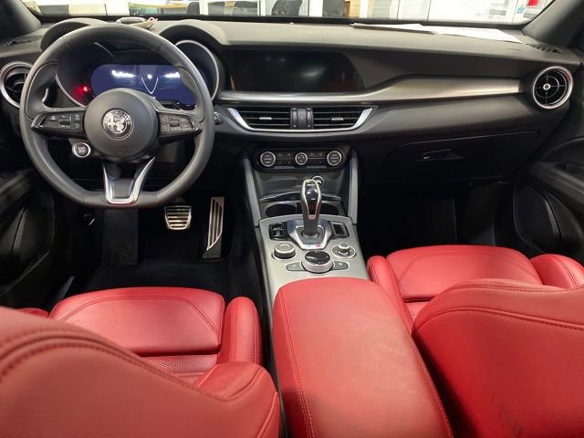 Used 2024 Alfa Romeo Stelvio Ti w/ Performance Driving Package image 6