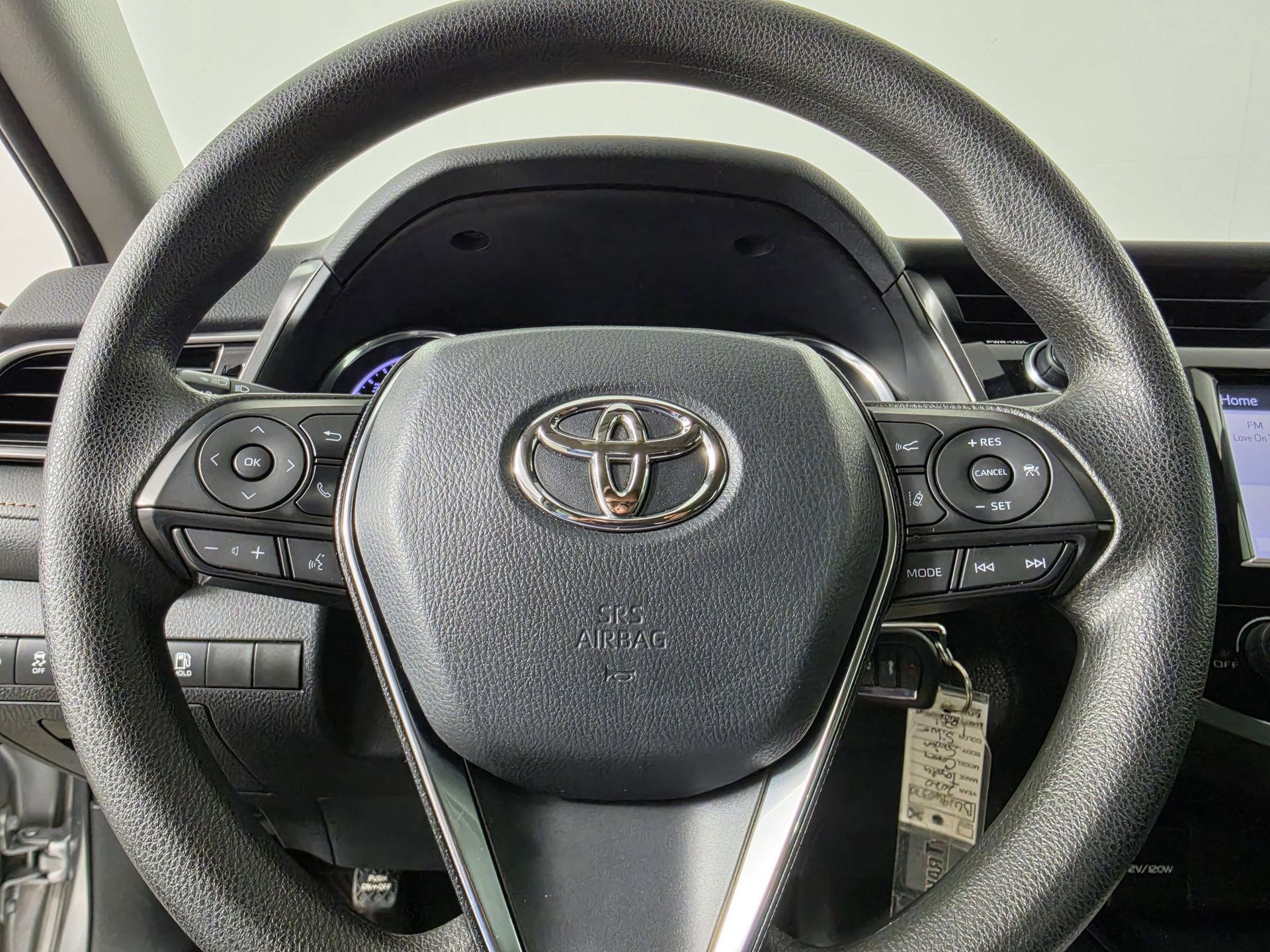 Used 2020 Toyota Camry LE FWD image 19
