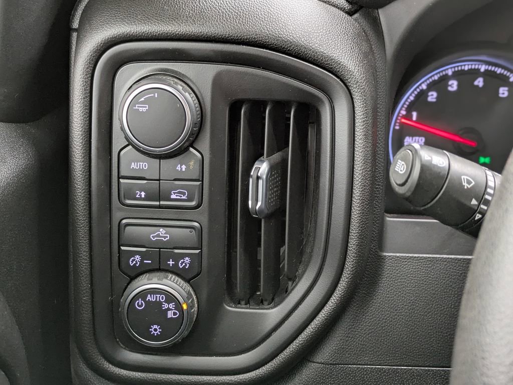 Used 2024 Chevrolet Silverado 1500 Custom AWD/4WD image 9