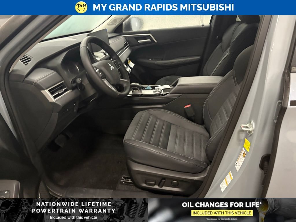 New 2026 Mitsubishi Outlander AWD image 10