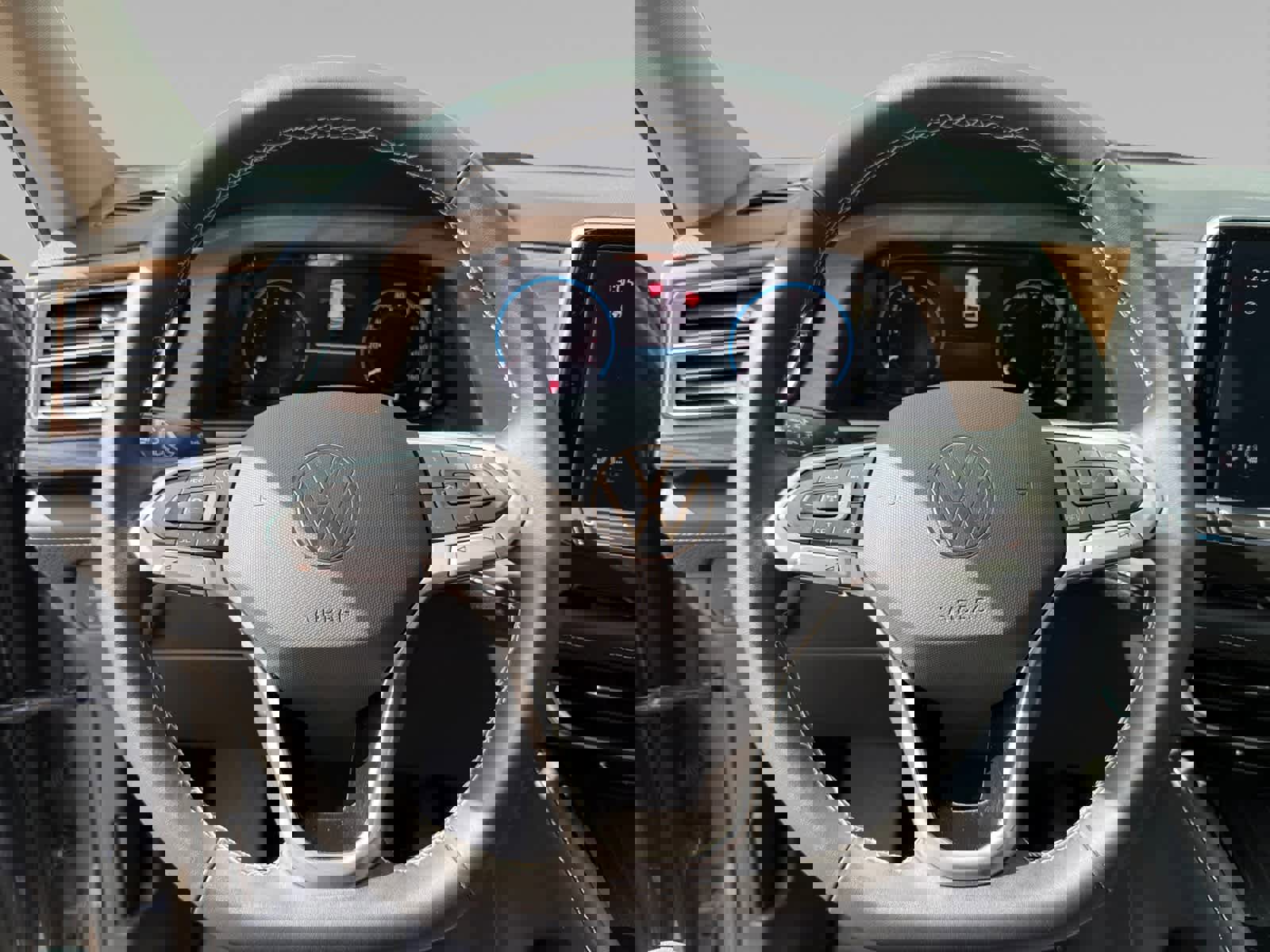 Used 2025 Volkswagen Atlas SE AWD/4WD image 13