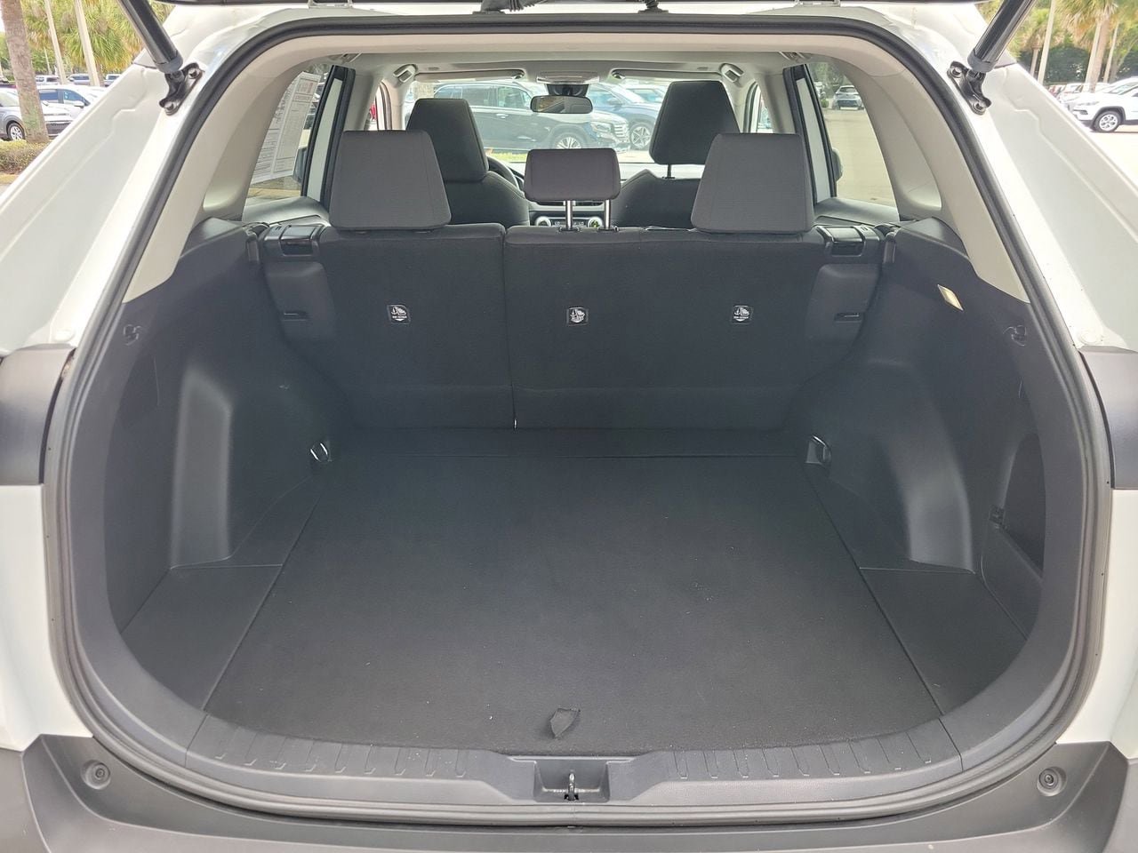 Used 2023 Toyota RAV4 XLE w/ Convenience Package FWD image 8
